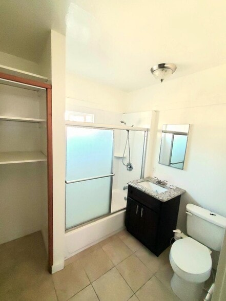 Bathroom 1 - 960 S Kingsley Dr