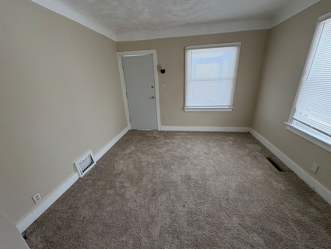 Primary Photo - Spacious 2 Bedroom Home!