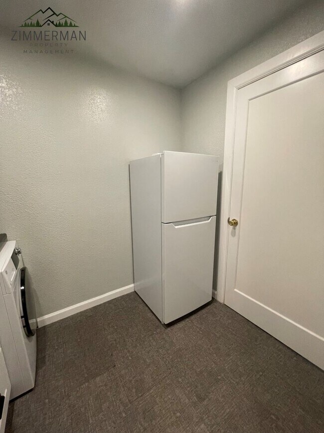 Building Photo - 611 Centennial Blvd