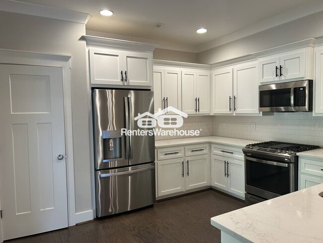 Building Photo - 406 Sunbelt Dr