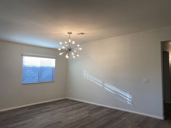 Building Photo - Spacious 3-Bedroom + Den Home in San Tan V...