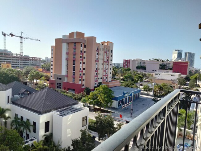 Building Photo - 600 S Dixie Hwy