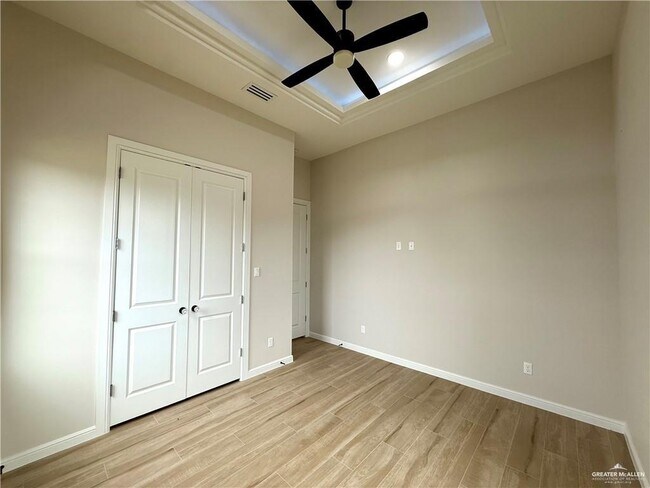 Building Photo - 33 Baylor Ave