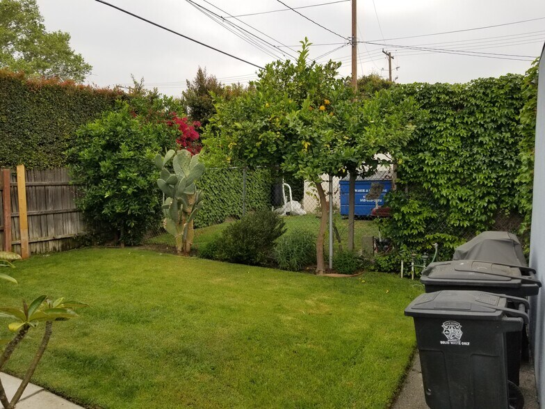 Building Photo - 621 S Shelton St