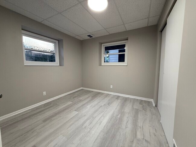 Building Photo - 337 Woodland Dr