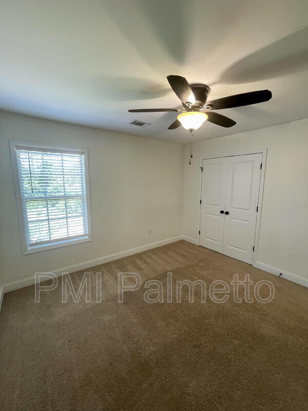 Building Photo - 215 Emanuel Creek Drive
