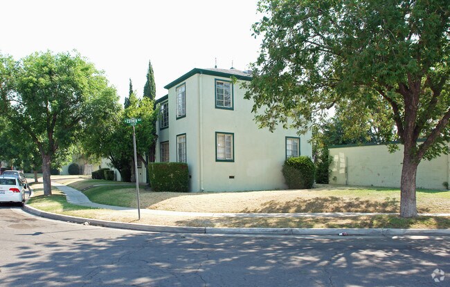 Building Photo - Brooks Apartments
