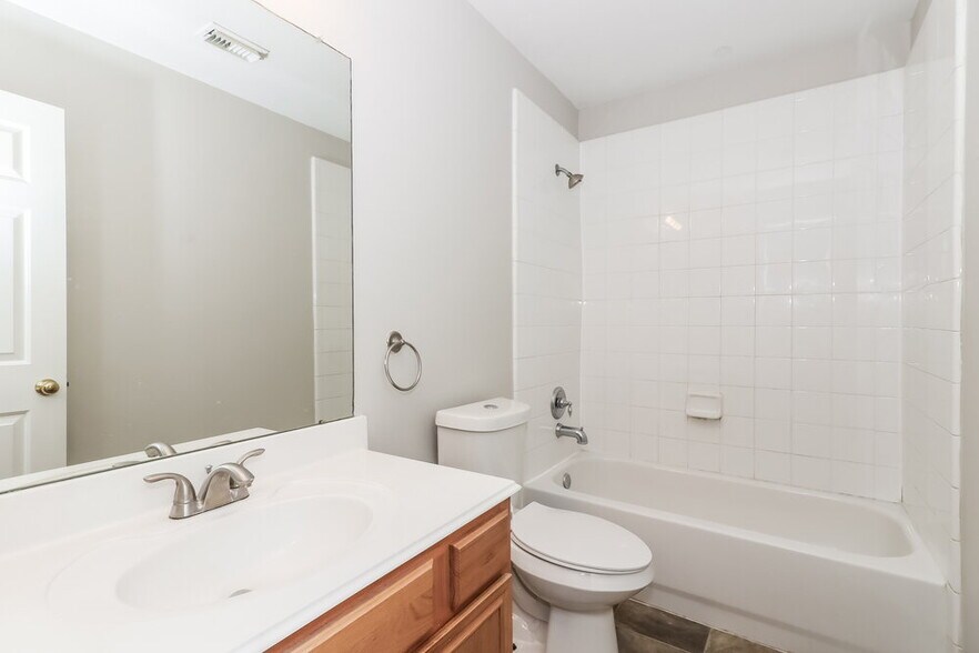 Building Photo - 6807 Highwind Bend Ln