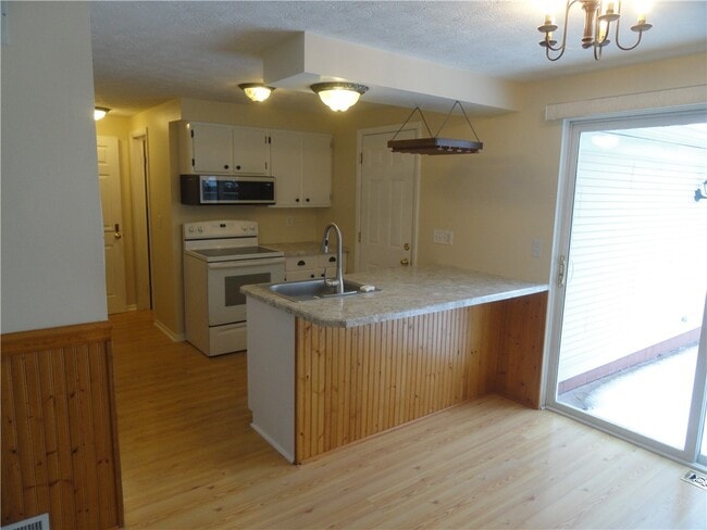 Building Photo - 206 Greenway Blvd