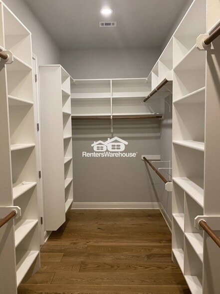 Building Photo - 1216 Forest St