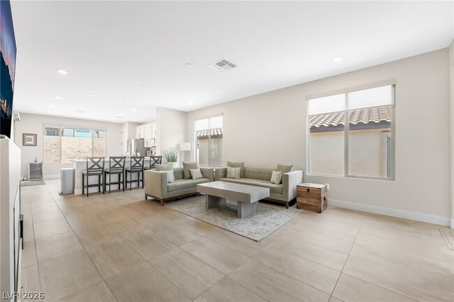 Building Photo - 57 Lk Blf Ct