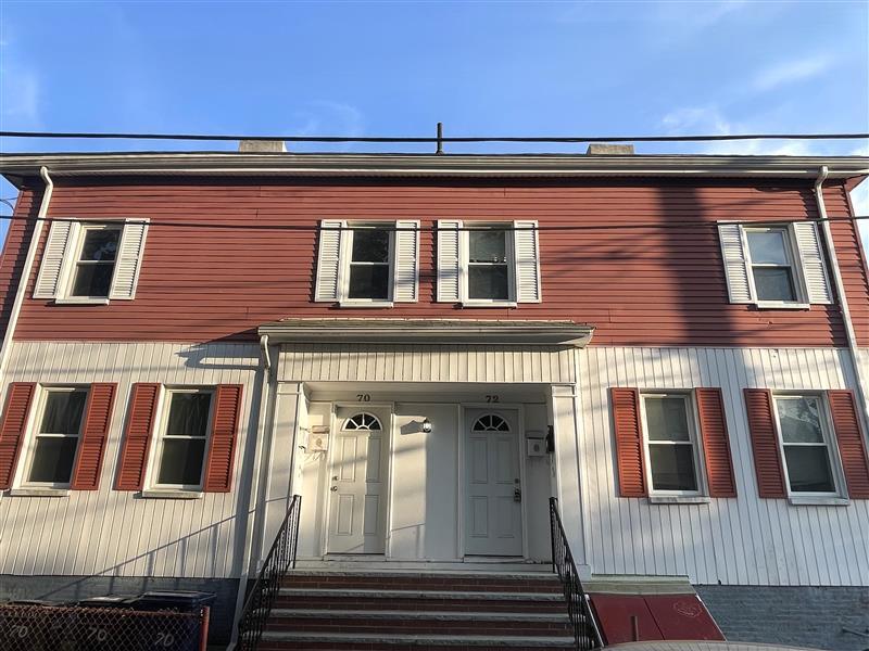 Building Photo - 72 School St