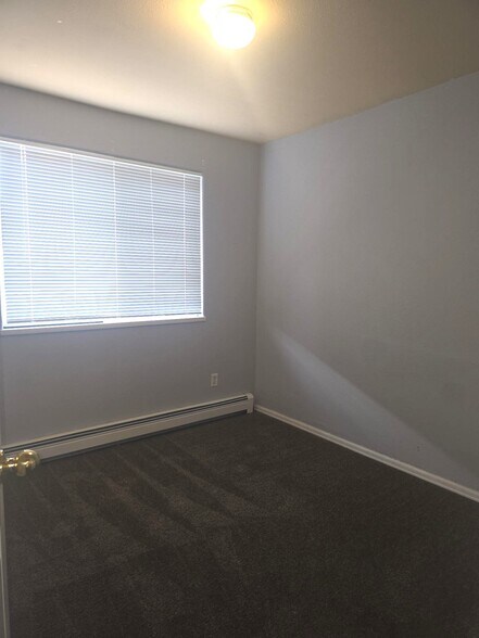 Building Photo - 395 Sunnyside Ct