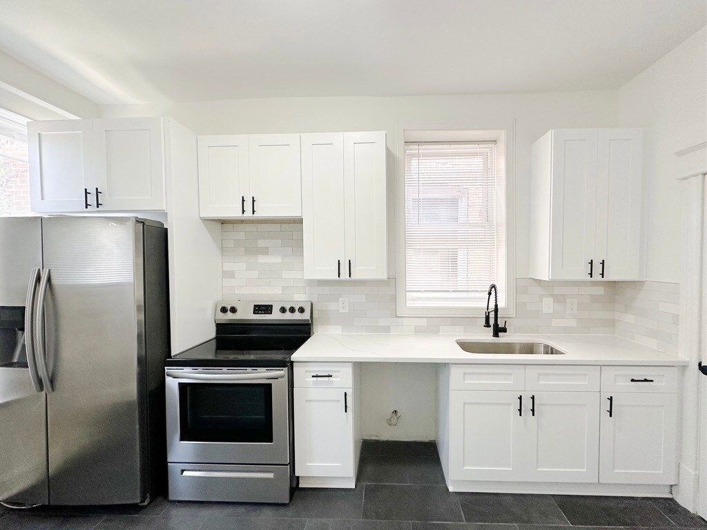 Building Photo - 4167 Botanical Ave