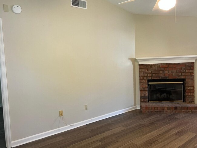 Building Photo - 456 High Point Ln