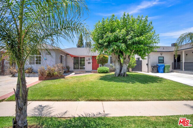 Building Photo - 8333 Glencrest Dr