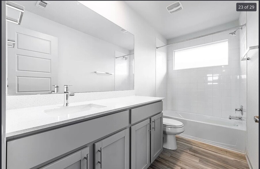 Building Photo - 14004 Lubeck Dr