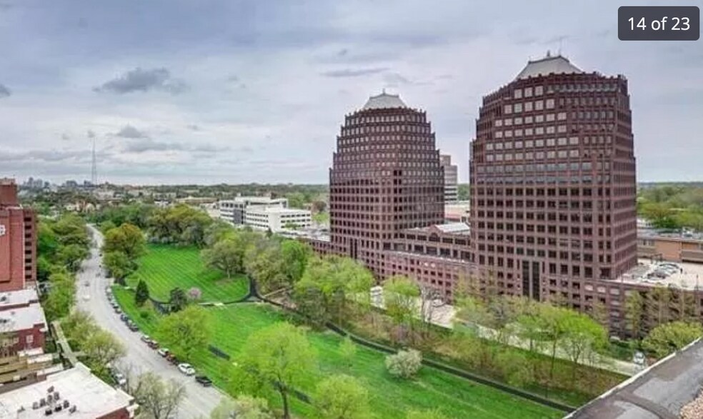 Building Photo - 4545 Wornall Rd