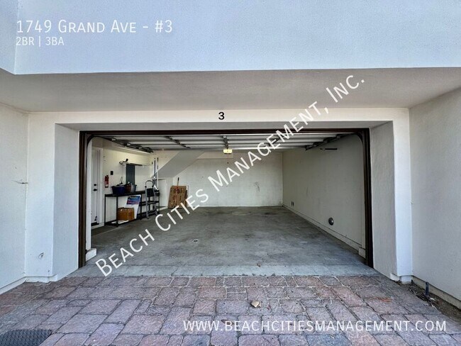 Building Photo - 1749 Grand Ave