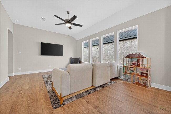 Building Photo - 7727 Pleasant Crst Dr