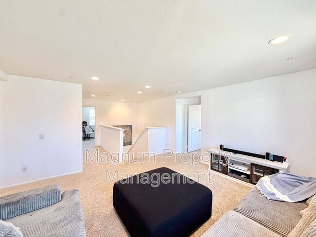 Building Photo - 30120 Crescent Pointe Wy