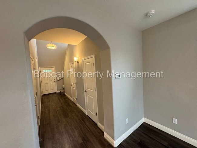 Building Photo - 1399 Handelin Rd