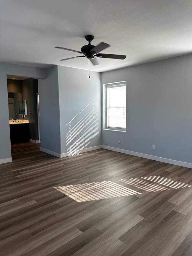 Building Photo - Near Tracy Sports Complex, $500.00 off the first full months rent with possession by 2/1/2026