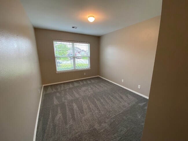 Building Photo - 2704 N 21st St