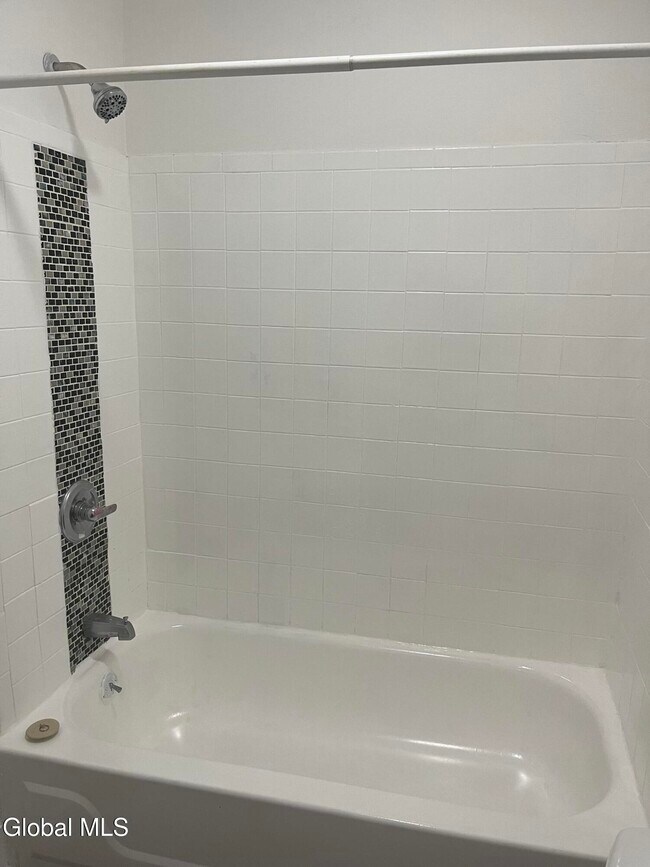 Building Photo - 9 St Joseph's Terrace