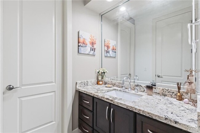 Building Photo - 18 Linva Ave