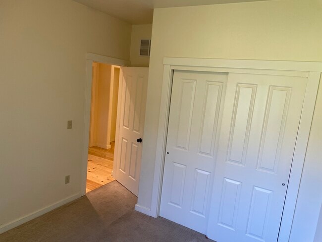 Bed 1 - 714 State Park Rd