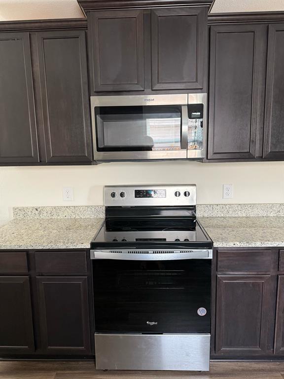 Building Photo - 532 Fox Glen Trl