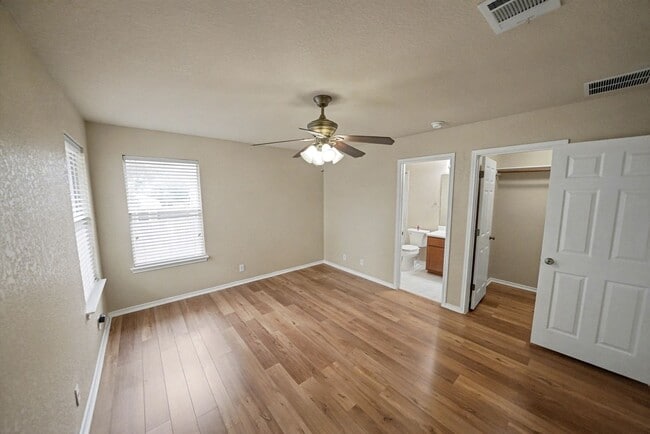 Building Photo - Move-in Ready 3-Bedroom Home Near Lackland...