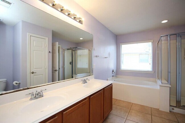 Building Photo - 51 Wickerdale Pl