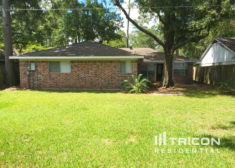 Building Photo - 17522 Bonnie Sean Dr