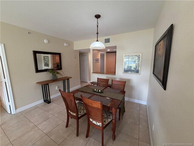 Building Photo - 4210 Gator Trace Ave