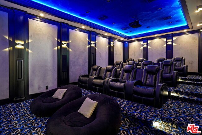 Building Photo - 20101 SW Cypress St