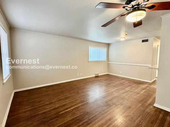 Building Photo - 5764 E 24th St