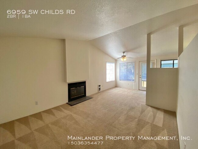 Building Photo - Pipers Run Upper Level Two Bedroom Condo