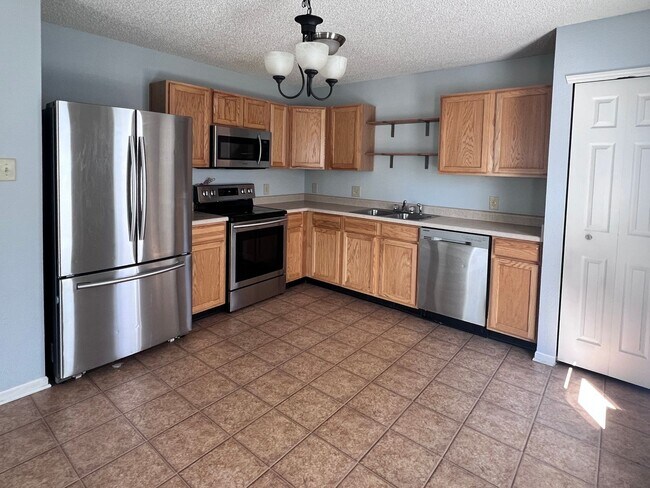 Building Photo - 2726 Chilton Dr