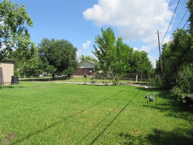 Building Photo - 10601 Murr Way