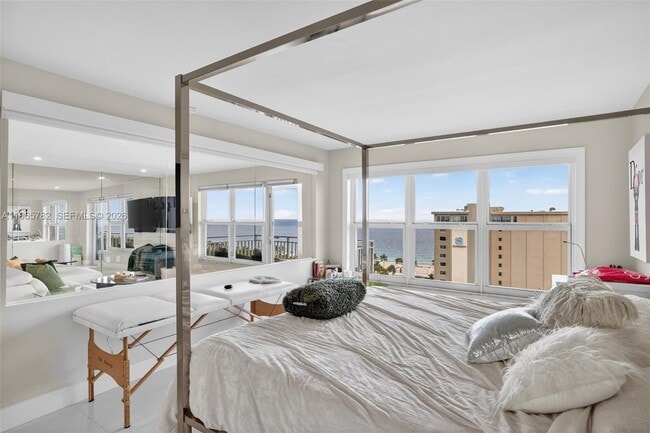 Building Photo - 3000 E Sunrise Blvd