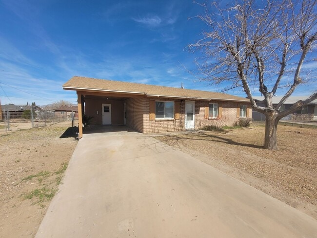 Building Photo - Newly remodeled 3 bedroom, 2 full bath home on large fenced lot.