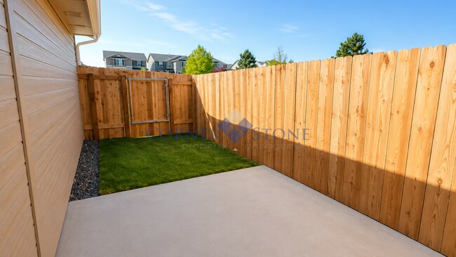 Building Photo - Spacious Home with Fenced Backyard!