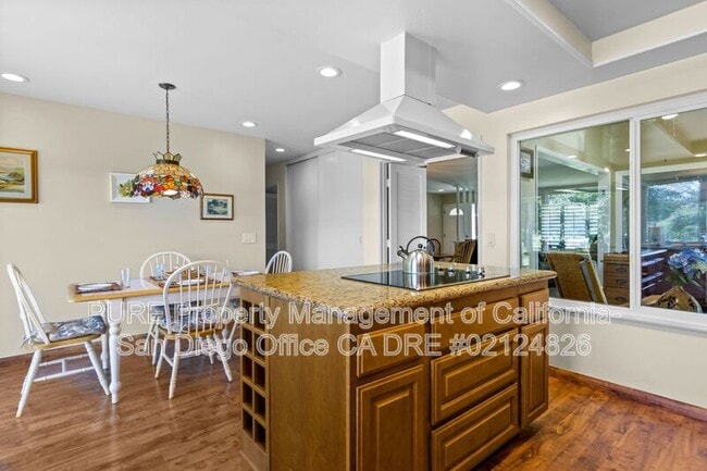 Building Photo - 12576 Oaks N Dr