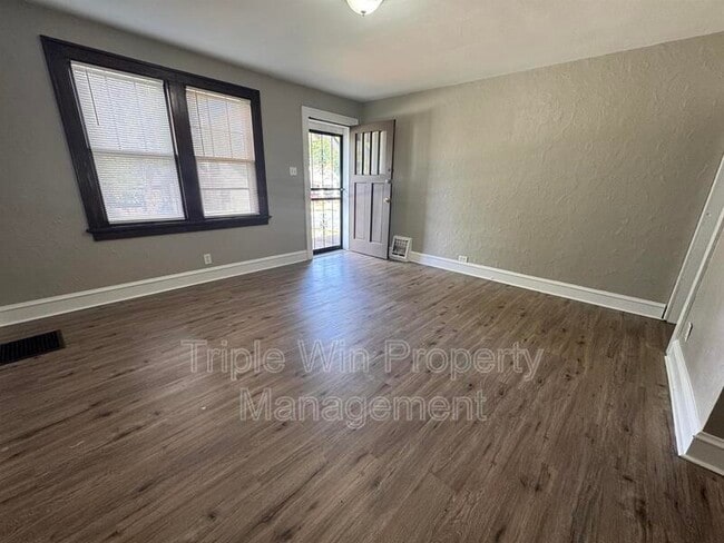 Building Photo - 424 Abston St