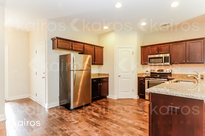 Building Photo - 613 Ferguson Ln
