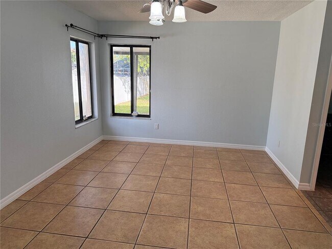 Building Photo - 2417 Abbey Ave