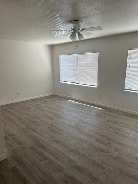 Building Photo - 2105 Hermosa Dr