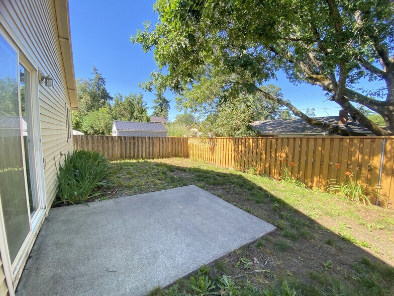 Fully fenced backyard - 12733 SE 23rd Avenue
